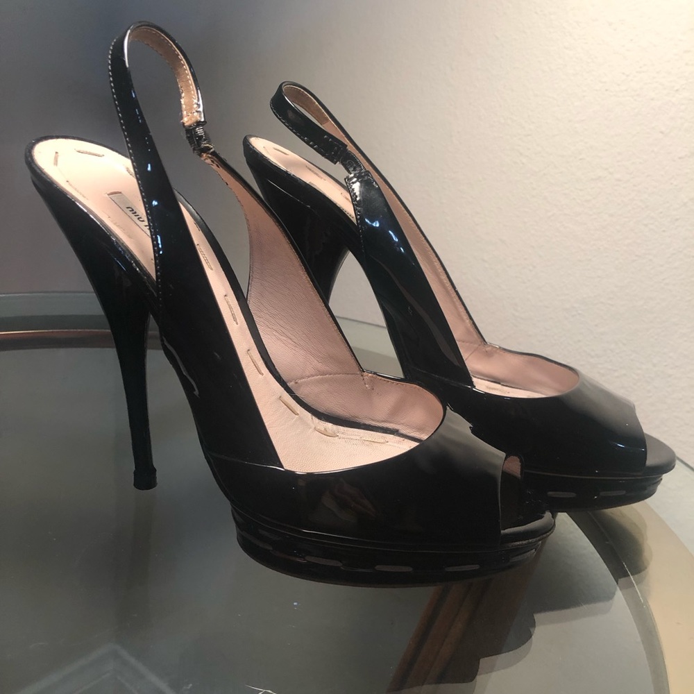 Miu Miu SZ 38 Stunning Heels Black Slingback